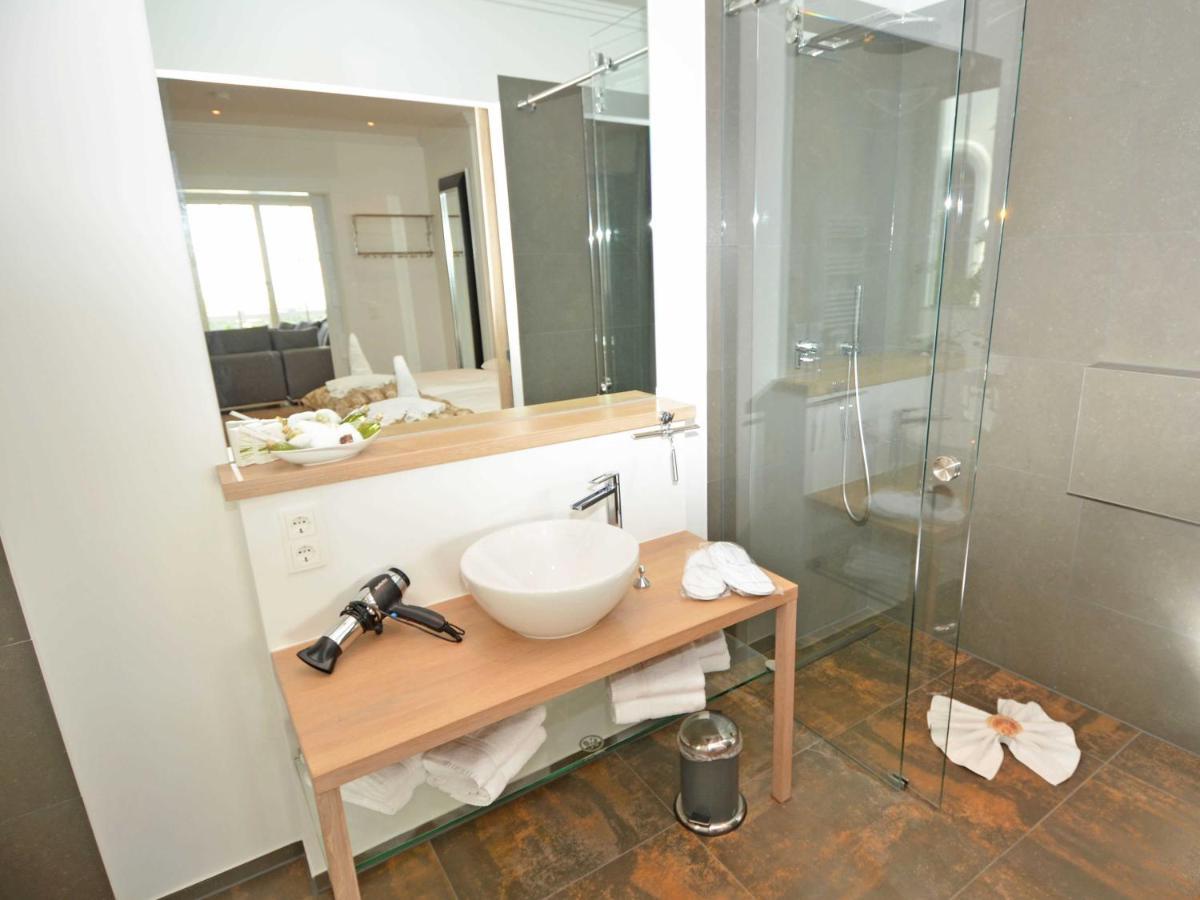 Villa "Johanna" Sellin - Wg12 Mit Kamin Und Zwei Balkonen Экстерьер фото